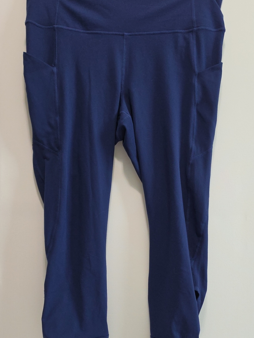 Fabletics PureLuxe Navy Blue Athletic  Capri Workout Leggings